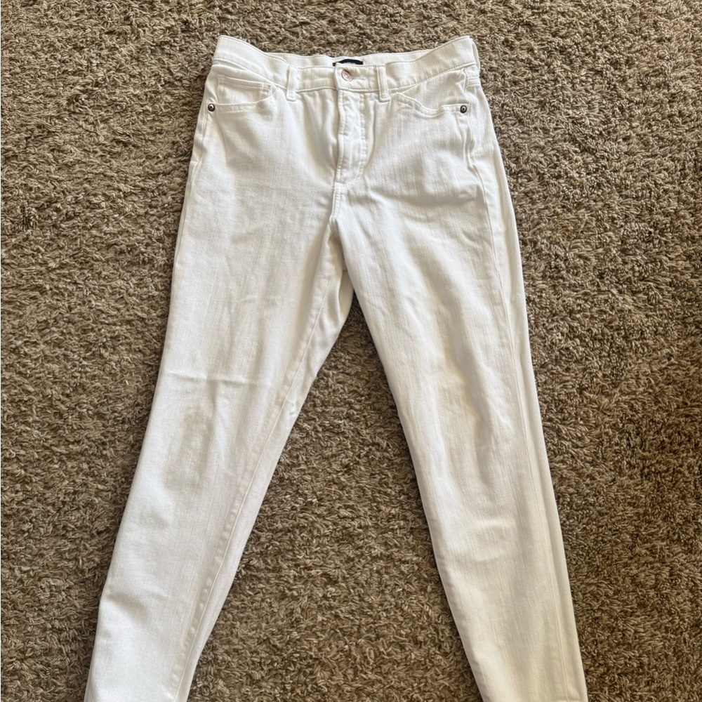 Express White Skinny Jeans with Sleek Fit